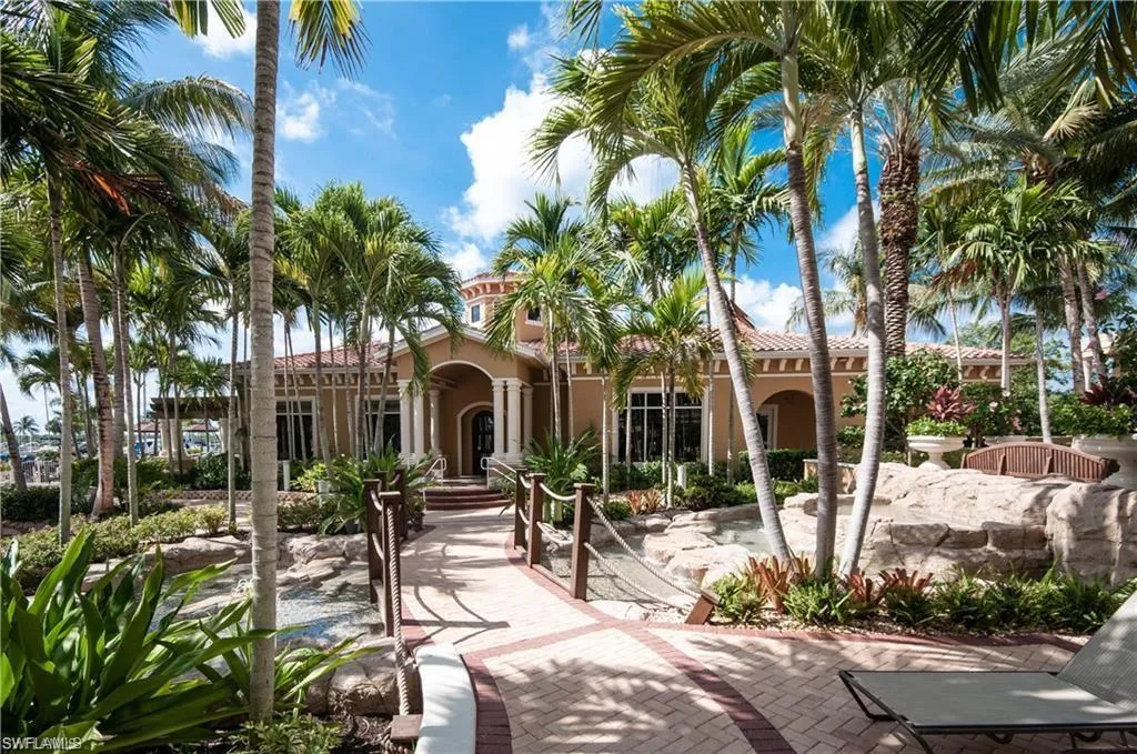 6061 Silver King BLVD, Cape Coral, FL 33914,224071955