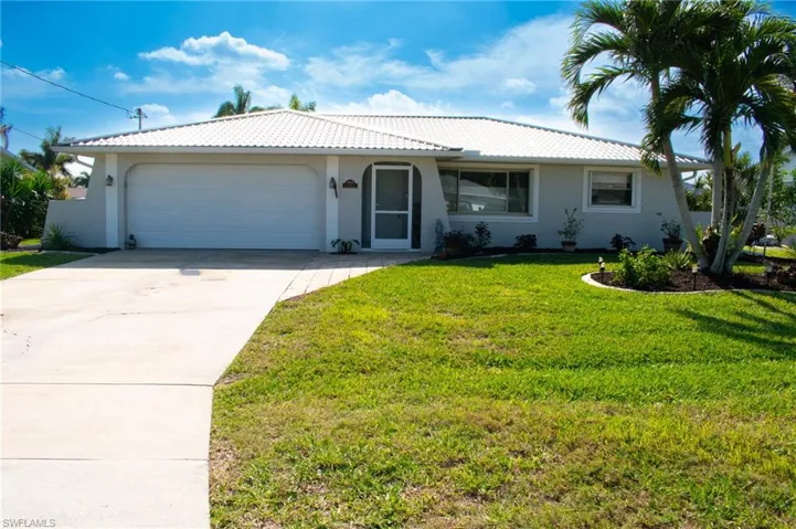 2024 New metal roof and gutters.