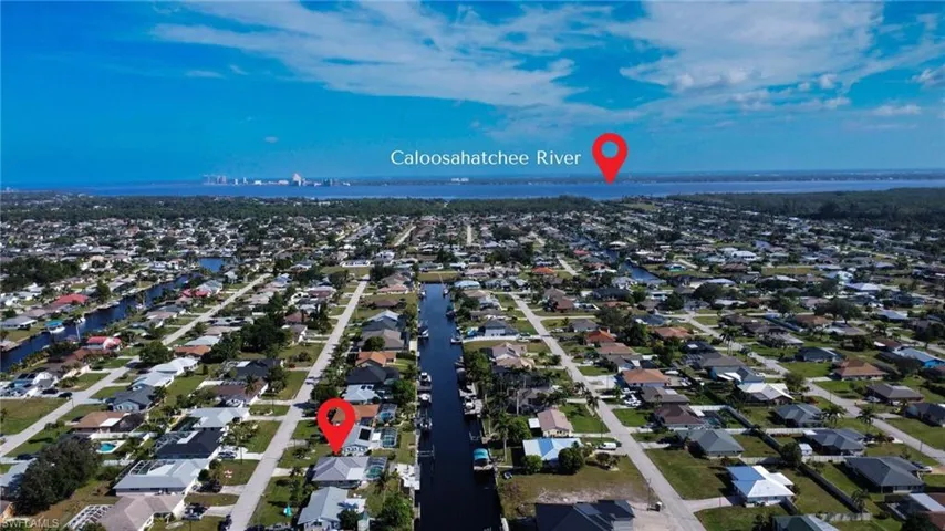 Bird's eye view canal