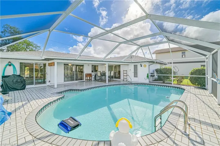 3030 SE 6th  AVE, Cape Coral, FL 33904