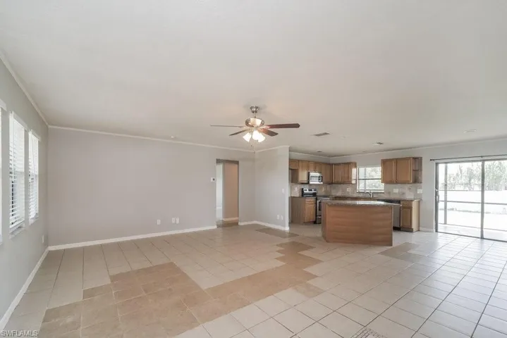 2715 Se 8th Ave, Cape Coral, Florida 33904