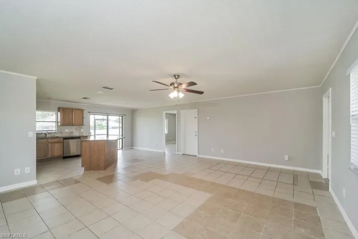 2715 Se 8th Ave, Cape Coral, Florida 33904