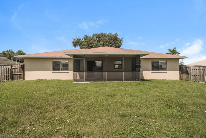 2715 Se 8th Ave, Cape Coral, Florida 33904