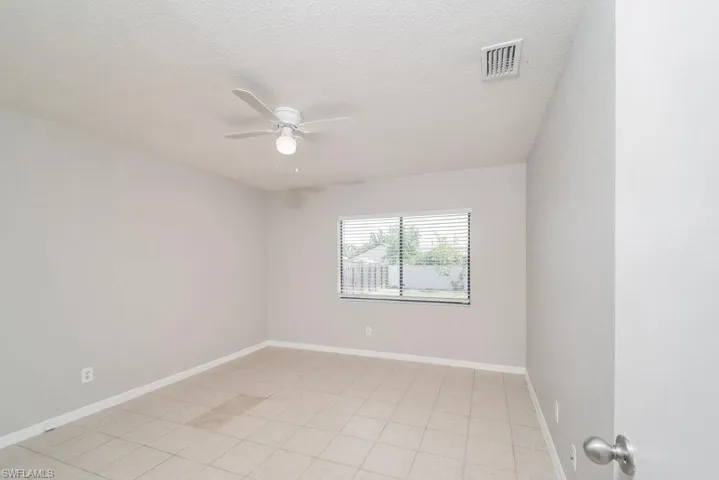 2715 Se 8th Ave, Cape Coral, Florida 33904