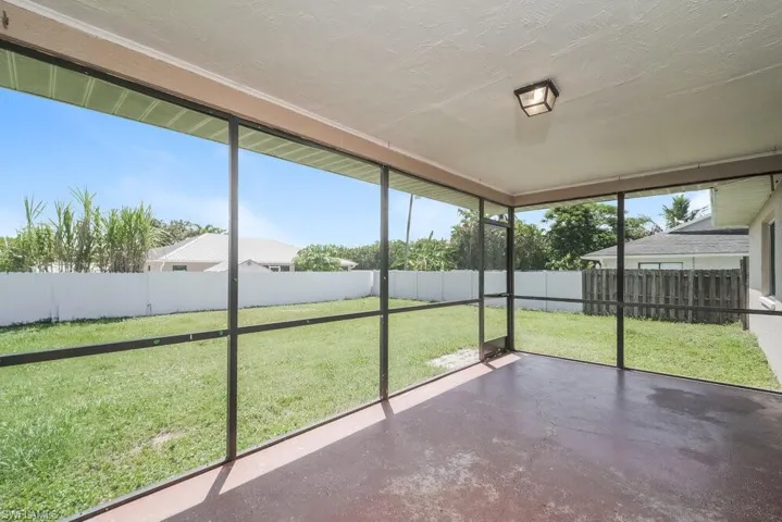 2715 Se 8th Ave, Cape Coral, Florida 33904