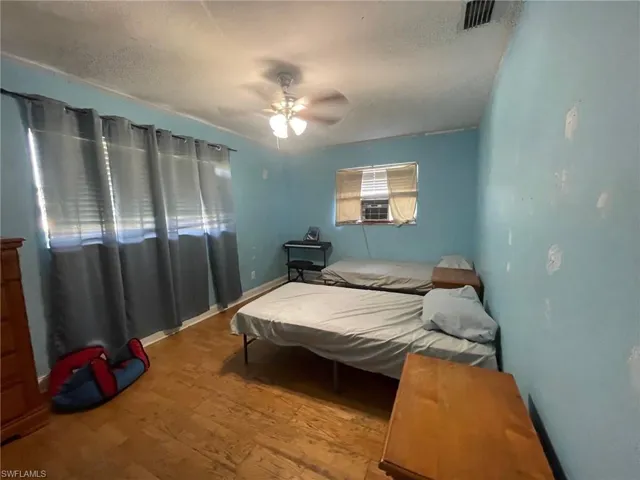 114 Lincoln AVE, LEHIGH ACRES FL 33936