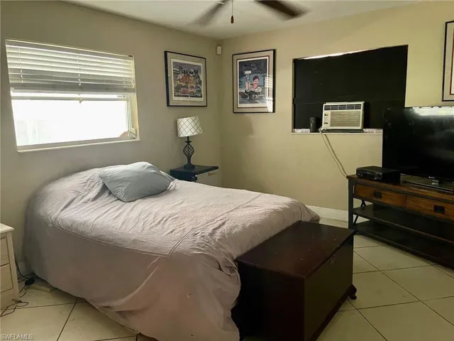 114 Lincoln AVE, LEHIGH ACRES FL 33936