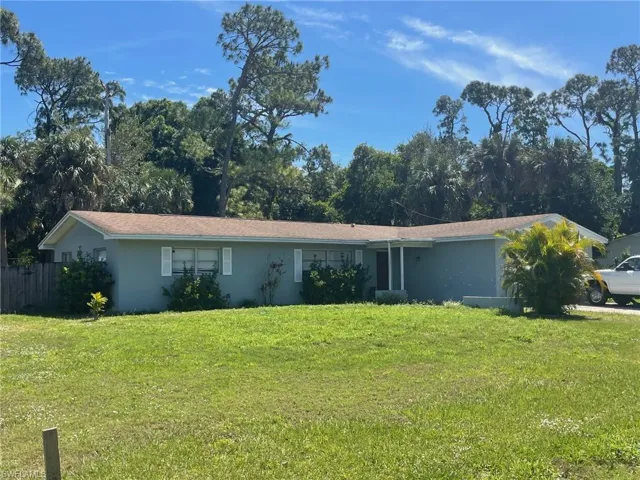 114 Lincoln AVE, LEHIGH ACRES FL 33936