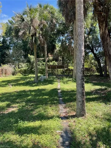 114 Lincoln AVE, LEHIGH ACRES FL 33936
