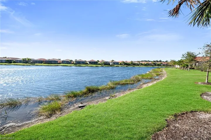 1467  Oceania S DR, Naples, FL 34113