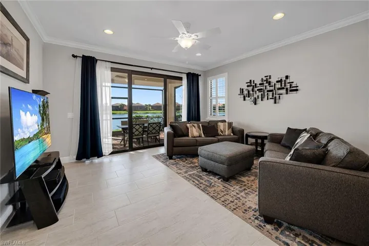 1467  Oceania S DR, Naples, FL 34113