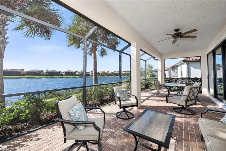 1467  Oceania S DR, Naples, FL 34113
