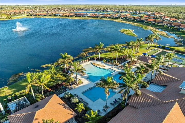 1467  Oceania S DR, Naples, FL 34113