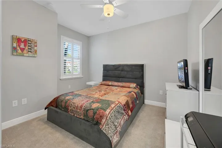1467  Oceania S DR, Naples, FL 34113