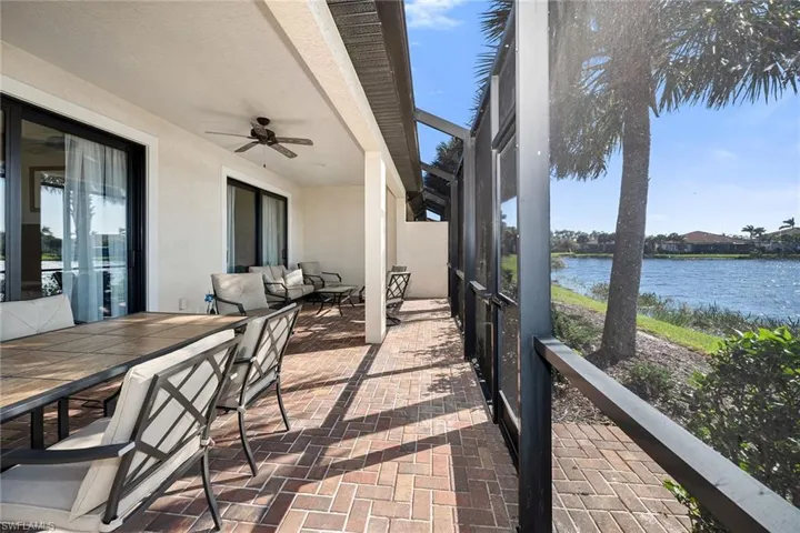 1467  Oceania S DR, Naples, FL 34113