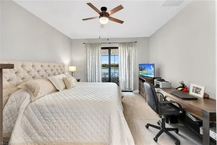 1467  Oceania S DR, Naples, FL 34113
