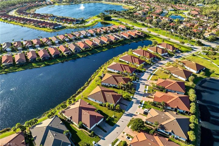 1467  Oceania S DR, Naples, FL 34113