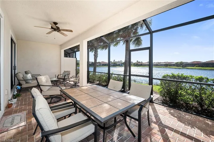 1467  Oceania S DR, Naples, FL 34113