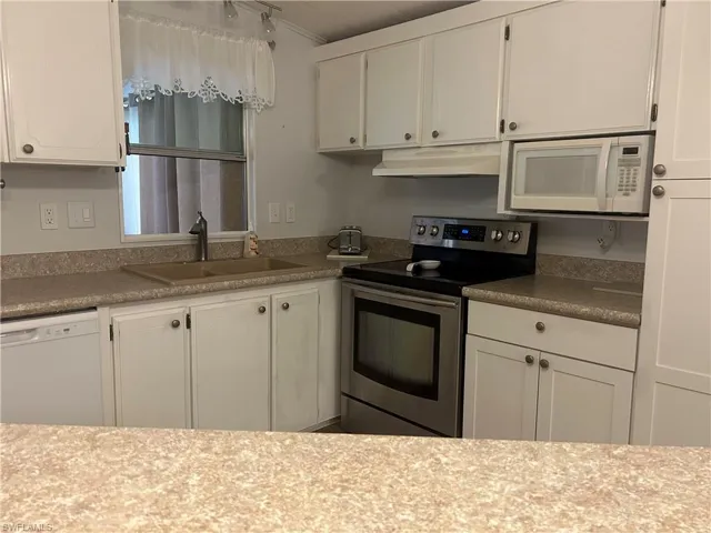 3121  Running Deer  DR, North Fort Myers, FL 33917