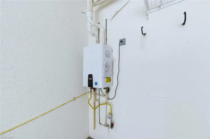 Natural Gas Tankless Hot Water Heater