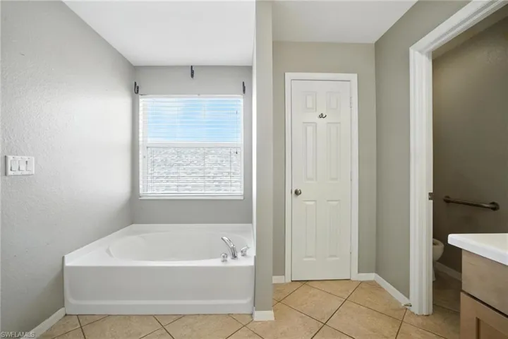 9010 Gladiolus Preserve Cir, Fort Myers, Florida 33908