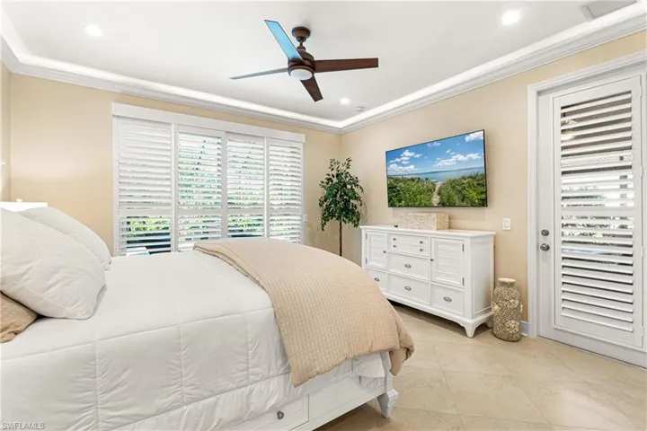 ENTER YOUR LANAI & POOL AREA THRU YOUR PRIVATE MASTER BEDROOM DOOR!
