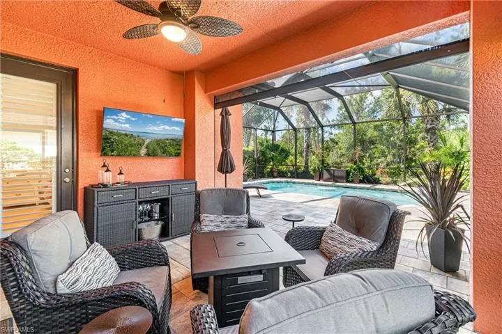 THIS IS PARADISE! BEAUTIFUL LANAI THAT YOU CAN EVEN ENTER FROM YOUR MASTER BEDROOM TO ENJOY THAT MORNING COFFEE OR THAT EVENING GLASS OF WINE!