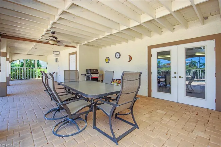 1066  Bailey  RD, Sanibel, FL 33957