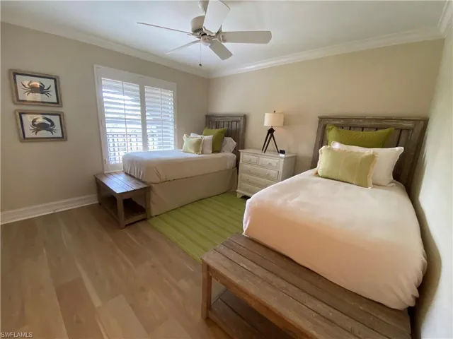 9101  Vanderbilt  DR, Naples, FL 34108