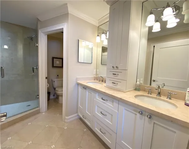 9101  Vanderbilt  DR, Naples, FL 34108