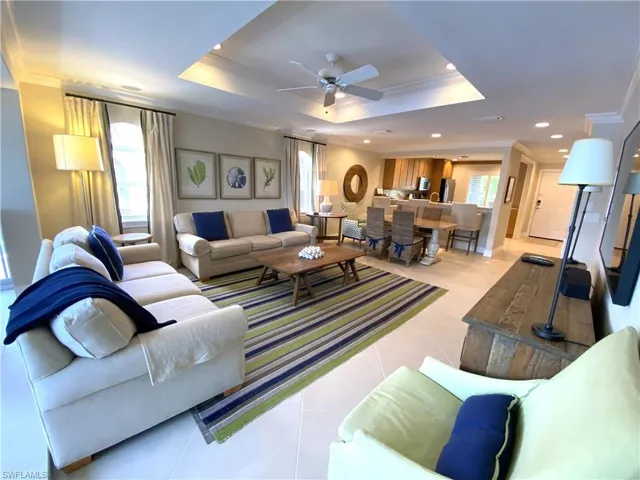 9101  Vanderbilt  DR, Naples, FL 34108