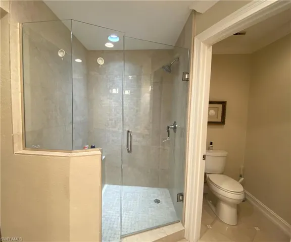 9101  Vanderbilt  DR, Naples, FL 34108