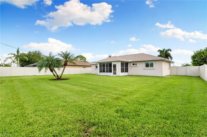 222 SE 17th  TER, Cape Coral, FL 33990