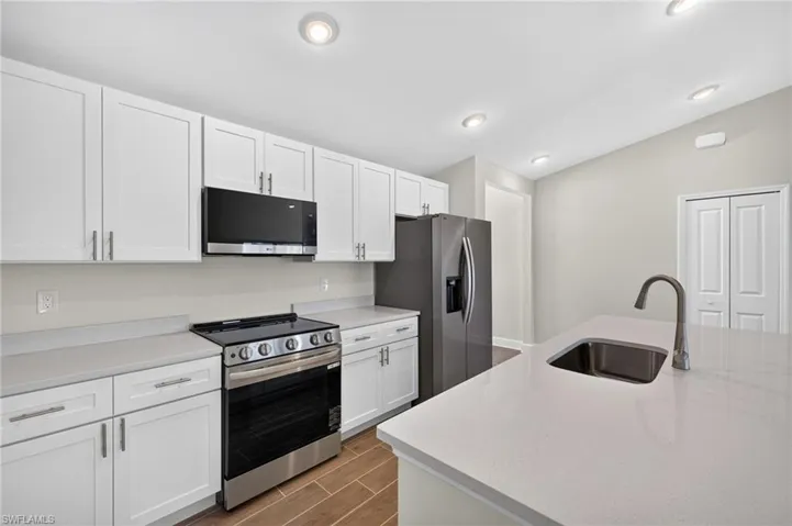 1131 Nw 14th Ter, Cape Coral, Florida 33993