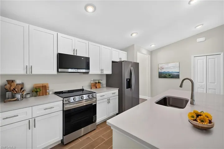 1131 Nw 14th Ter, Cape Coral, Florida 33993