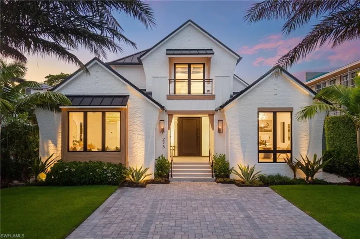 273 10th Ave S, Naples, Florida 34102