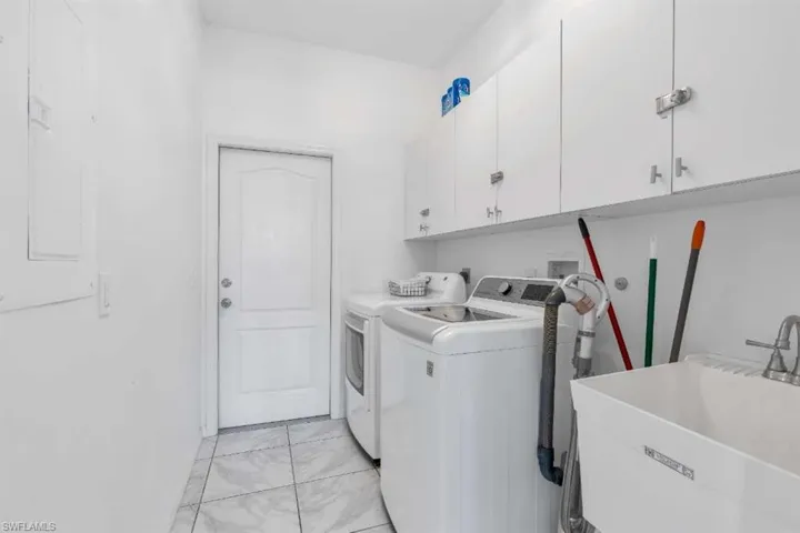 1720 Sw 49th Ln, Cape Coral, Florida 33914