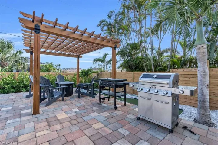 1720 Sw 49th Ln, Cape Coral, Florida 33914