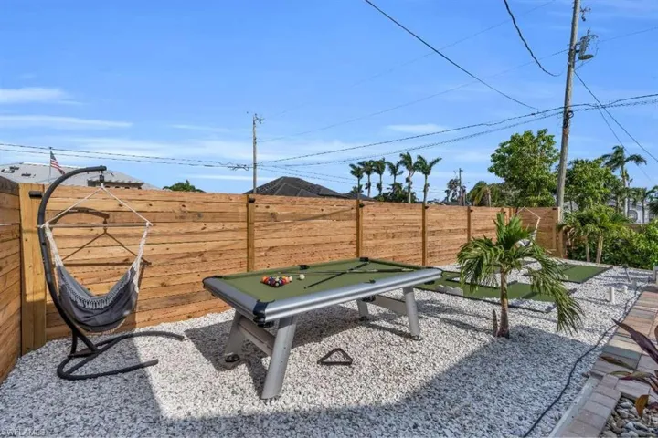 1720 Sw 49th Ln, Cape Coral, Florida 33914