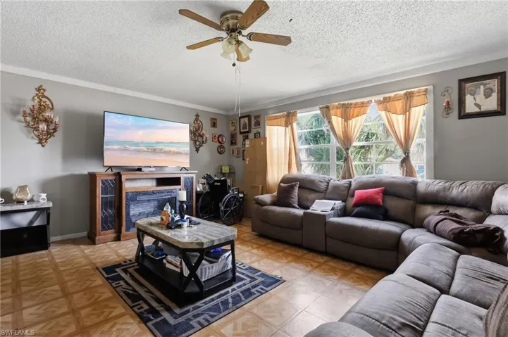 1132 Mississippi Ave, Clewiston, Florida 33440