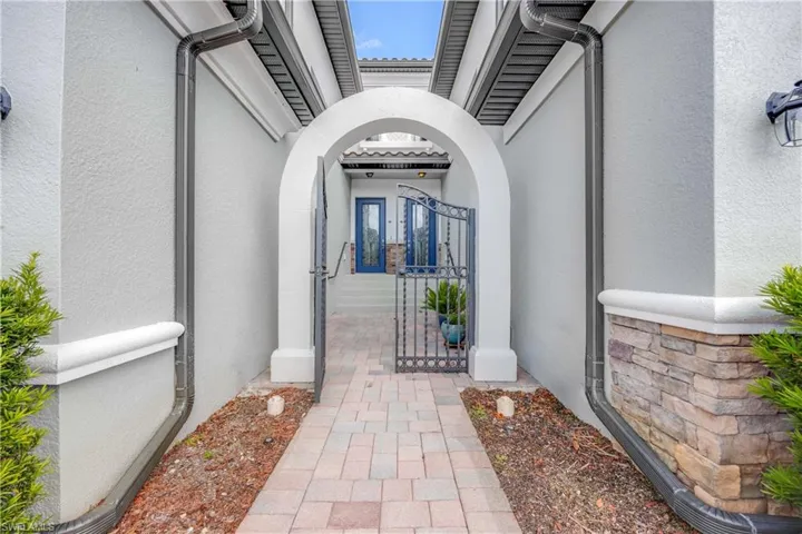 9468  Casoria  CT, Naples, FL 34113