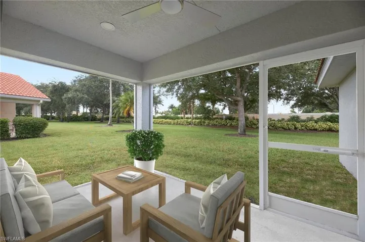 Sunroom with ceiling fan
