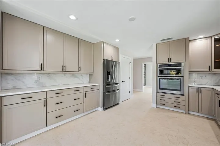 5615  Natoma  DR, Fort Myers, FL 33919