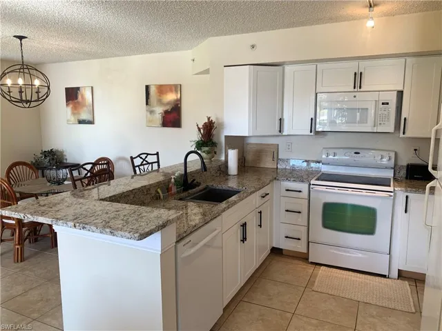 1275 Wildwood Lakes Blvd 2-108, Naples, Florida 34104
