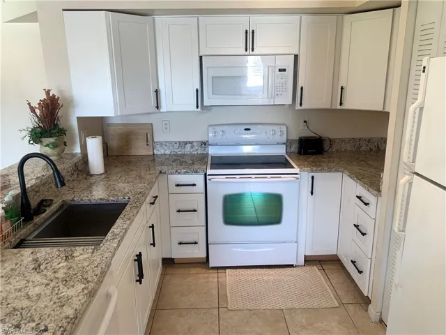 1275 Wildwood Lakes Blvd 2-108, Naples, Florida 34104