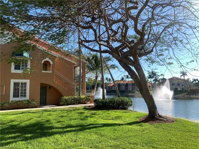 1275 Wildwood Lakes Blvd 2-108, Naples, Florida 34104