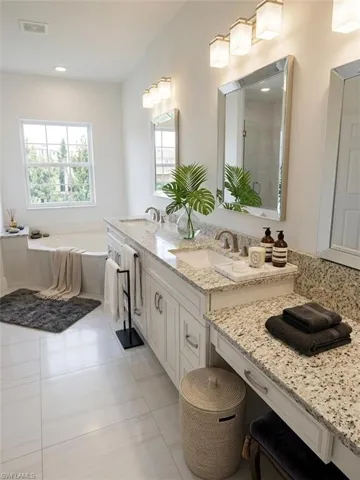562 Laguna Royale Blvd 604, Naples, Florida 34119