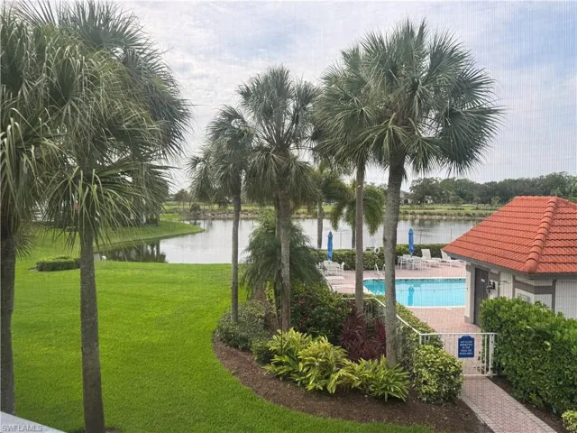 562 Laguna Royale Blvd 604, Naples, Florida 34119