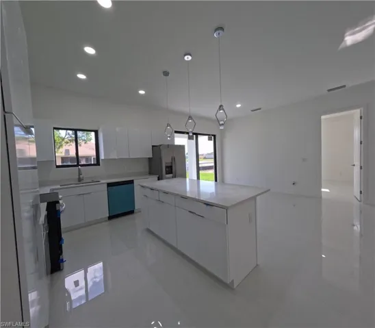 1806 NW 20th  TER, Cape Coral, FL 33993