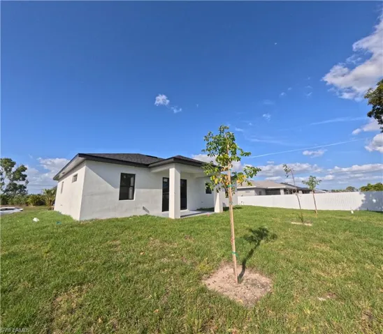 1806 NW 20th  TER, Cape Coral, FL 33993